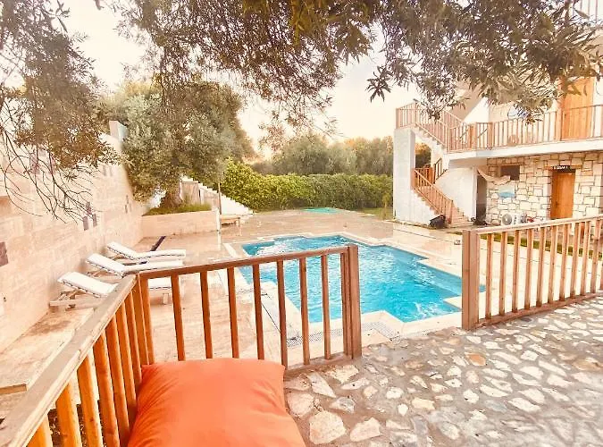 Ξενοδοχείο Alacati Barbarossa 3*